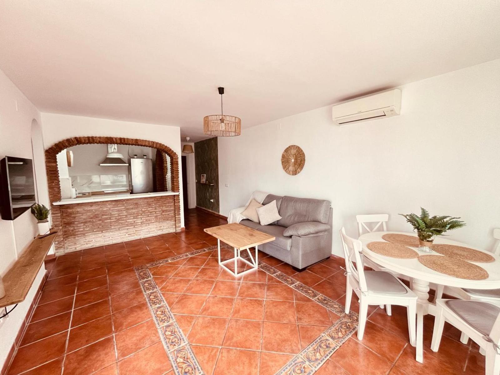 Апартаменты Apartamento Pueblo Evita Бенальмадена Экстерьер фото